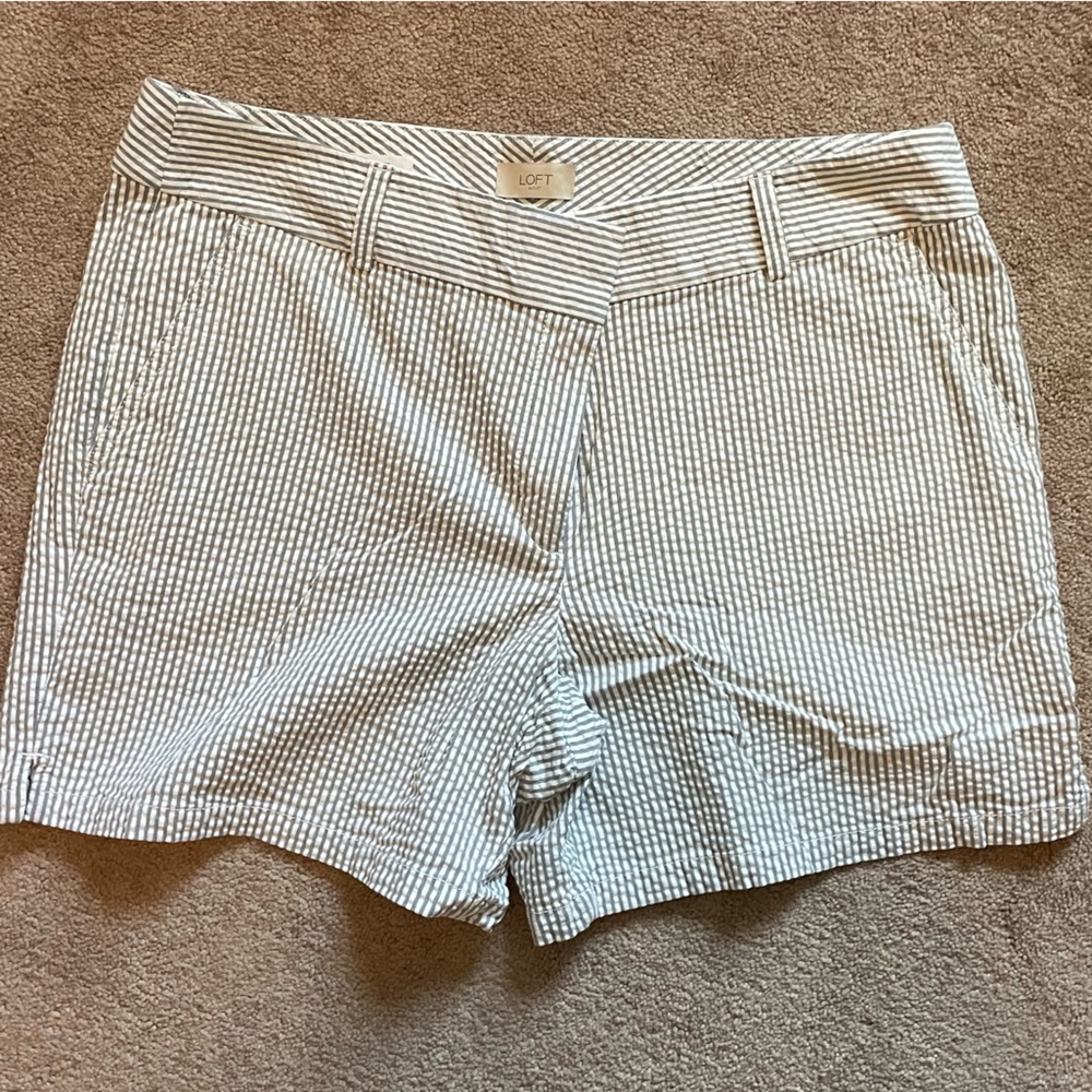 Loft grey and white seersucker 6” shorts